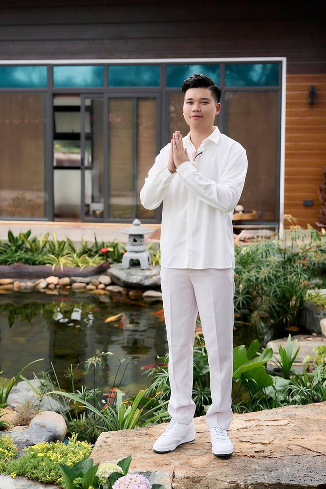 Mr. Khải Hoàng